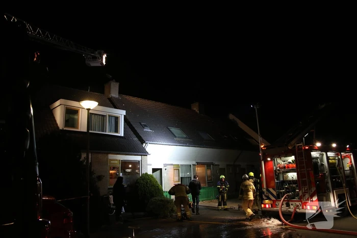 Uitslaande brand in schuur achter woning