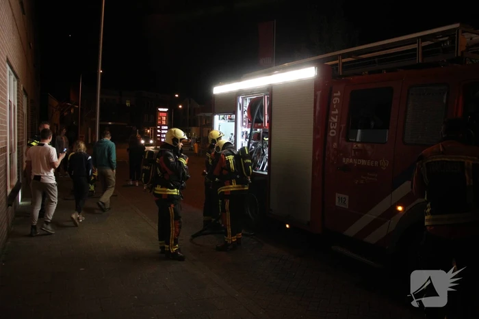 Opnieuw zeecontainer met afval in brand gestoken