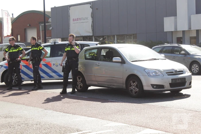 Scooter bestuurster gewond na aanrijding