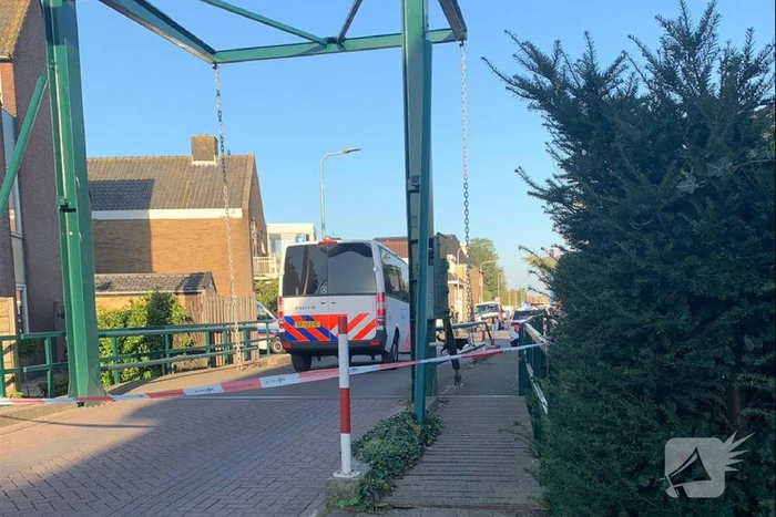 Bebloede man aangehouden door grote politiemacht
