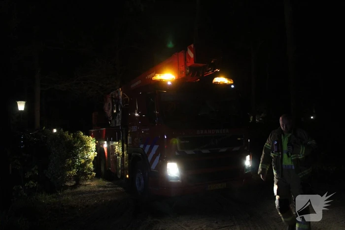 Brand in schoorsteen van woning