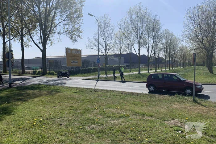 Auto botst op motor