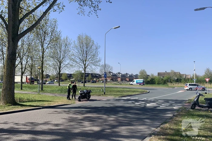 Auto botst op motor