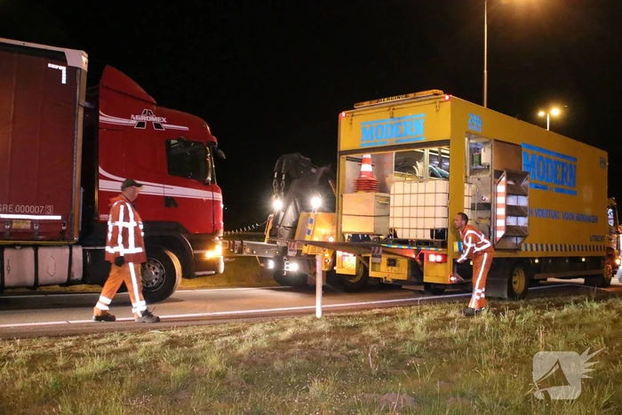 Tankstation en parkeerplaats afgesloten om lekgereden dieseltank