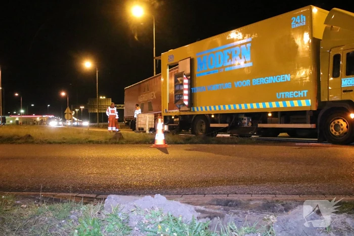 Tankstation en parkeerplaats afgesloten om lekgereden dieseltank