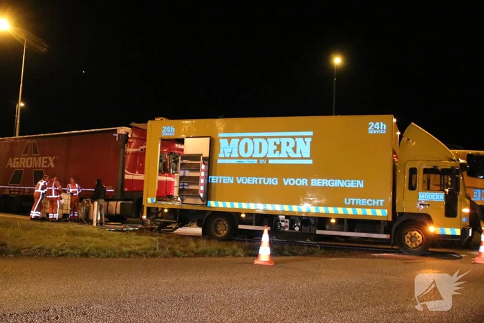 Tankstation en parkeerplaats afgesloten om lekgereden dieseltank