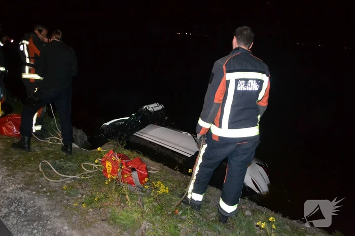 Voertuig te water, bestuurder spoorloos