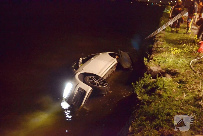 Voertuig te water, bestuurder spoorloos