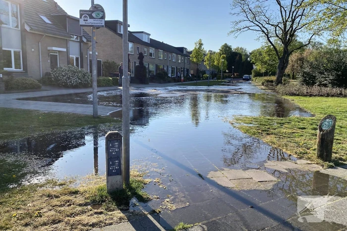 Waterballet na gesprongen leiding