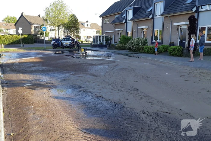 Waterballet na gesprongen leiding
