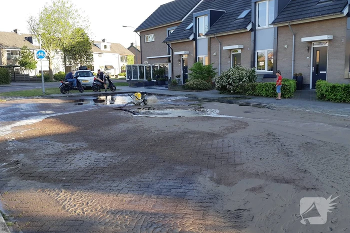 Waterballet na gesprongen leiding