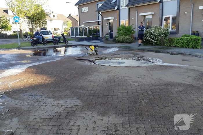 Waterballet na gesprongen leiding