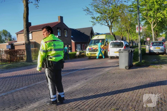 Scooterbestuurster gewond bij aanrijding met auto