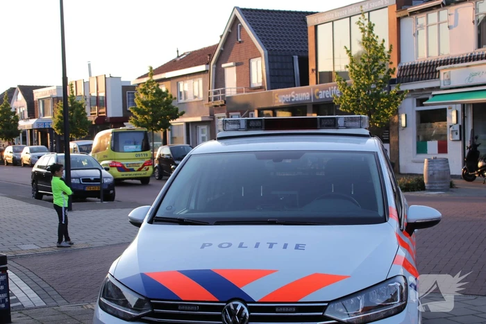 Maaltijdbezorger gewond bij botsing met auto