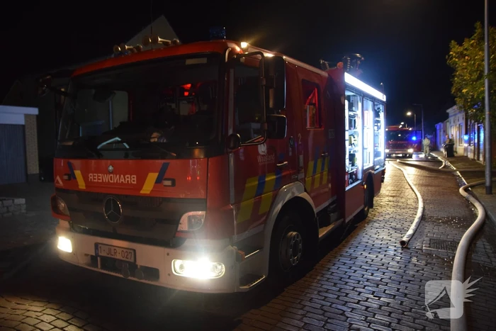 Veel rook bij grote brand is schuur