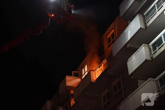 Felle uitslaande brand op balkon
