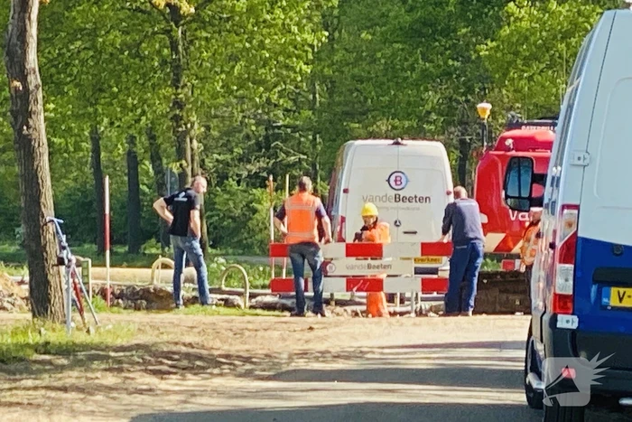 Waterleiding geraakt bij graafwerkzaamheden