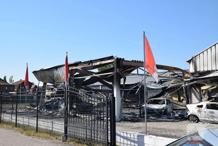 Uitgebreid onderzoek na brand bij Honda garage