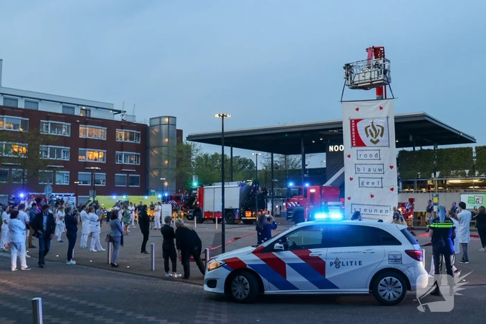 Eerbetoon aan zorgpersoneel in coronatijd