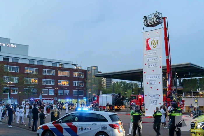 Eerbetoon aan zorgpersoneel in coronatijd