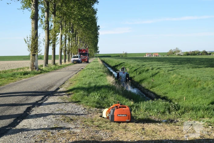 Auto raakt te water in Hoofdplaat, 49-jarige man overleden