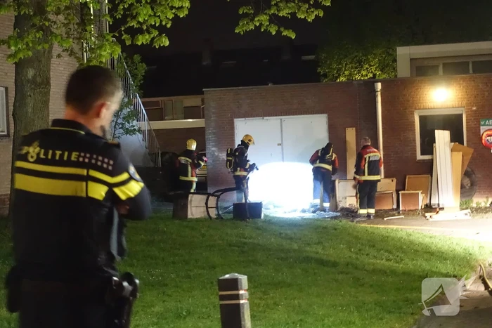 Opnieuw afvalbrand tegen gebouw Rode Kruis
