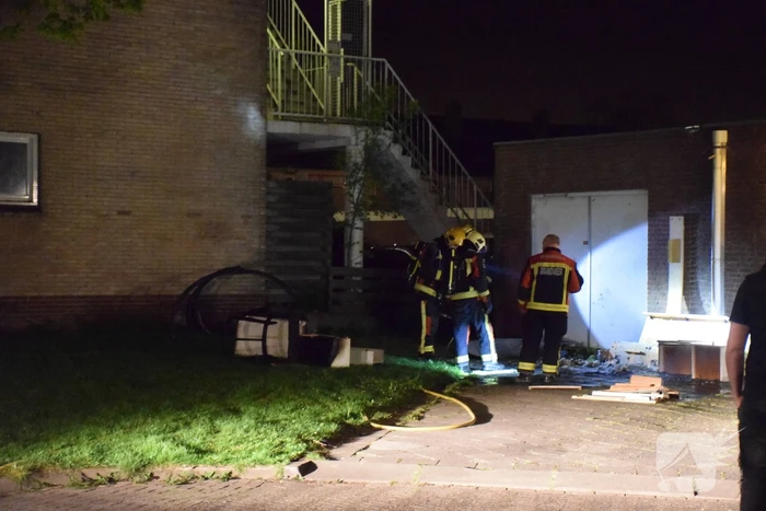 Opnieuw afvalbrand tegen gebouw Rode Kruis