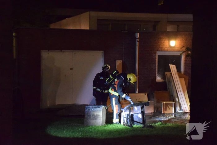 Opnieuw afvalbrand tegen gebouw Rode Kruis
