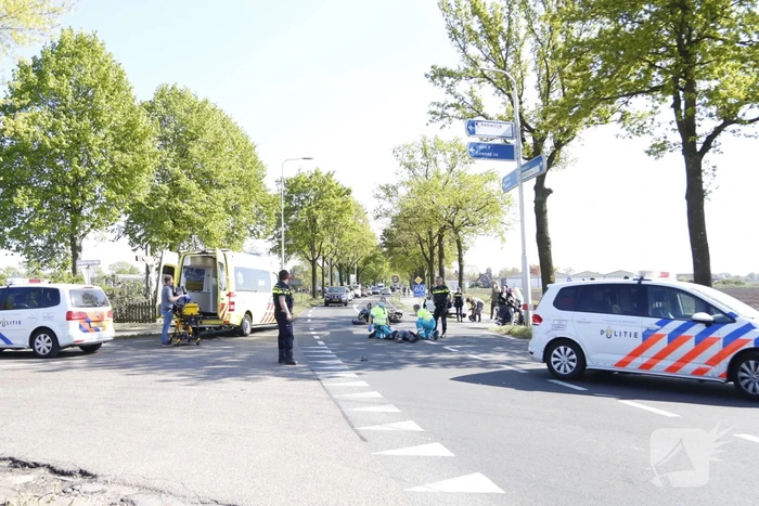 Automobilist botst op stilstaande motor