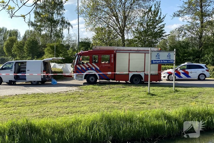 Sportpark De Venen afgezet na incident met bestelbus