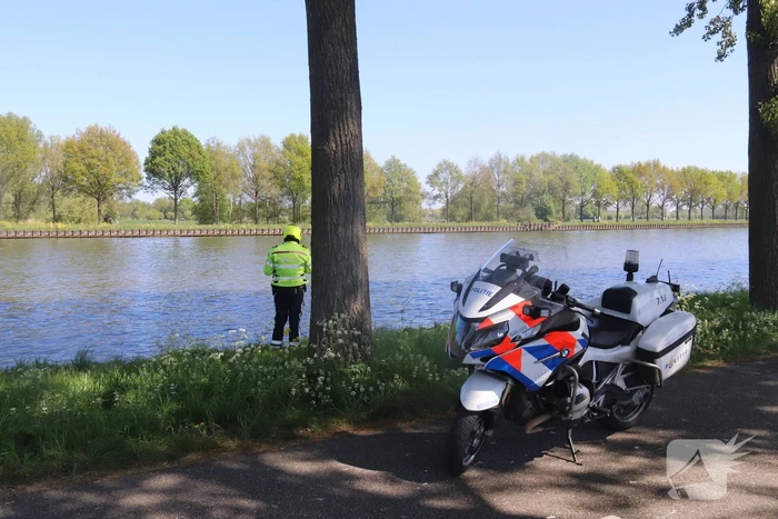Omstanders treffen dode ree aan in het water