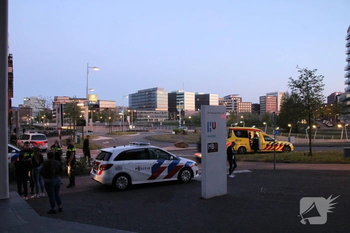 Persoon gewond bij mogelijke steekpartij