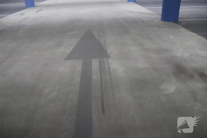 Parkeergarage vol rook