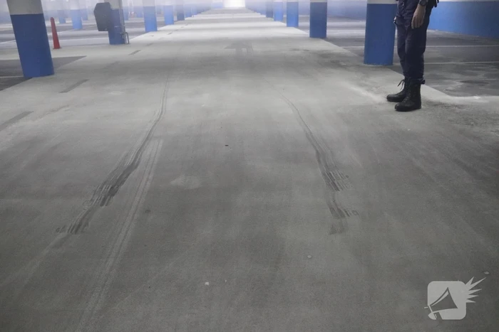 Parkeergarage vol rook