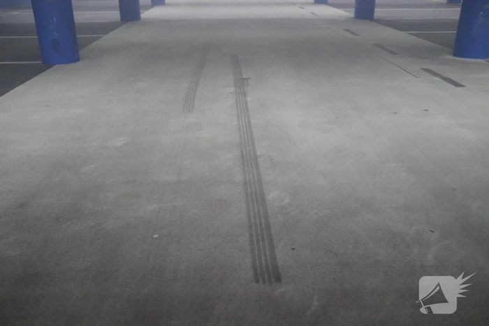 Parkeergarage vol rook