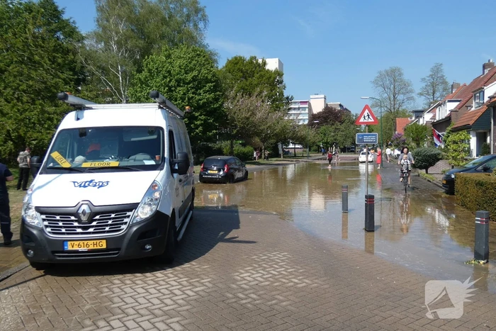 Gesprongen waterleiding zorgt voor verfrissing