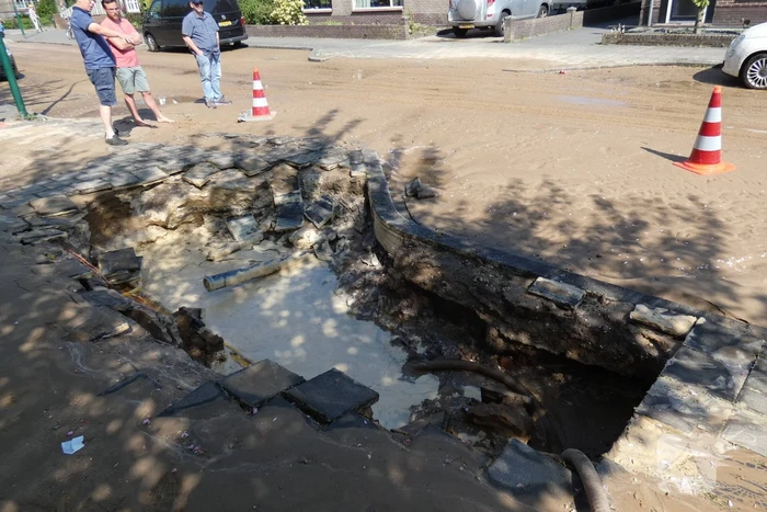 Gesprongen waterleiding zorgt voor verfrissing