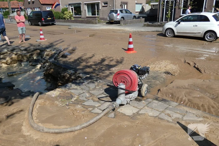 Gesprongen waterleiding zorgt voor verfrissing