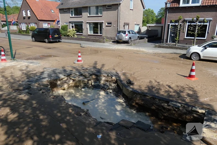 Gesprongen waterleiding zorgt voor verfrissing