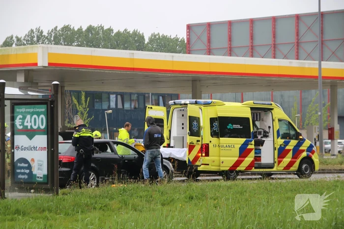 Persoon gewond bij botsing met vrachtwagen