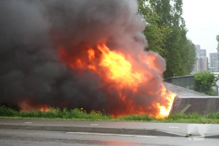 Grote uitslaande brand in industriepand