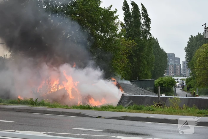 Grote uitslaande brand in industriepand