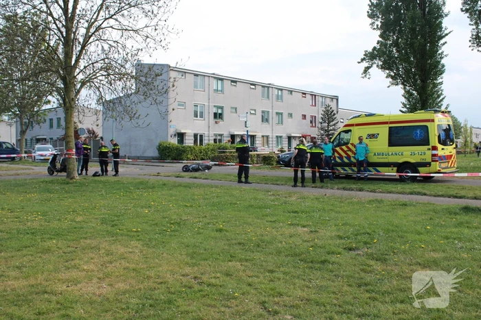 Scooterrijder zwaargewond na frontale botsing