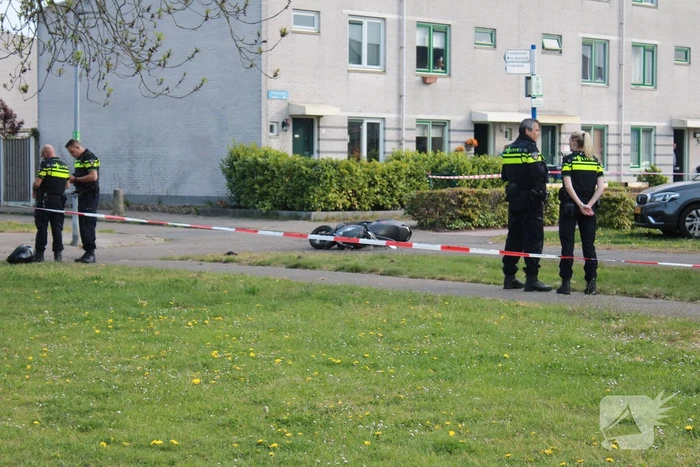 Scooterrijder zwaargewond na frontale botsing