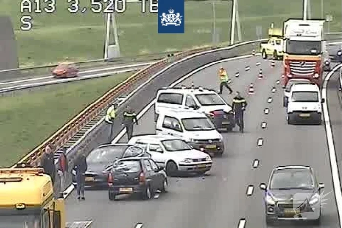 Veel schade bij verkeersongeval op snelweg