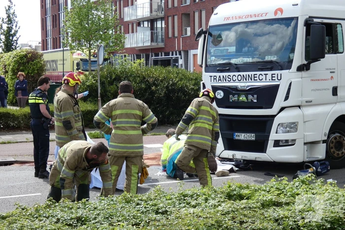 Fietser ernstig gewond bij ongeval met vrachtwagen