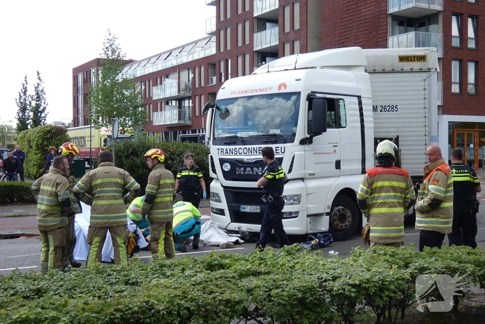 Fietser ernstig gewond bij ongeval met vrachtwagen