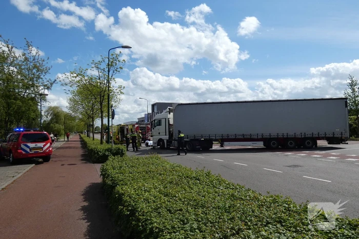 Fietser ernstig gewond bij ongeval met vrachtwagen