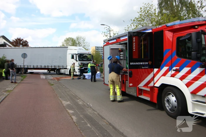 Fietser ernstig gewond bij ongeval met vrachtwagen