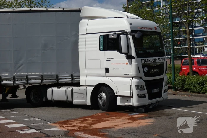 Fietser ernstig gewond bij ongeval met vrachtwagen